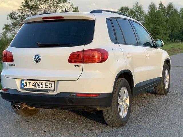 Білий Фольксваген Тігуан, об'ємом двигуна 2 л та пробігом 127 тис. км за 9500 $, фото 2 на Automoto.ua