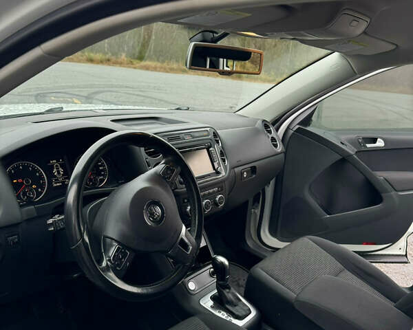 Белый Фольксваген Тигуан, объемом двигателя 1.98 л и пробегом 283 тыс. км за 12500 $, фото 8 на Automoto.ua