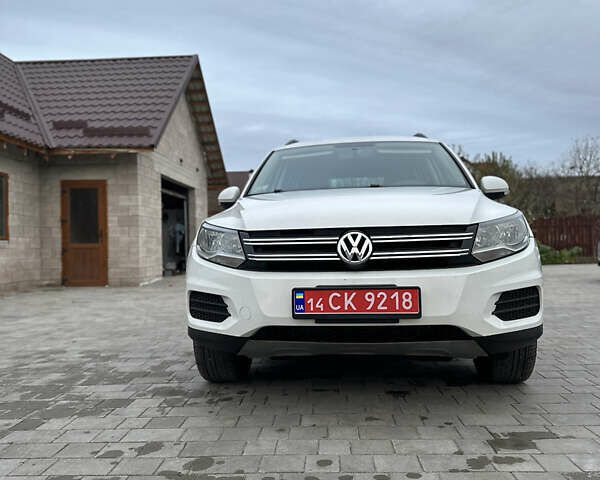 Білий Фольксваген Тігуан, об'ємом двигуна 2 л та пробігом 205 тис. км за 10250 $, фото 2 на Automoto.ua