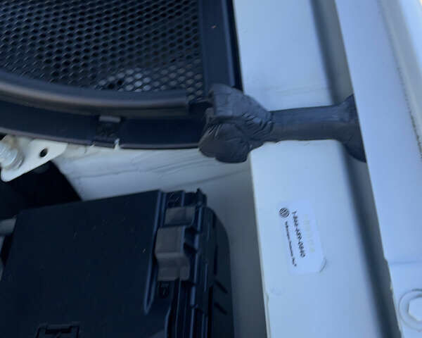 Белый Фольксваген Тигуан, объемом двигателя 2 л и пробегом 283 тыс. км за 10700 $, фото 79 на Automoto.ua