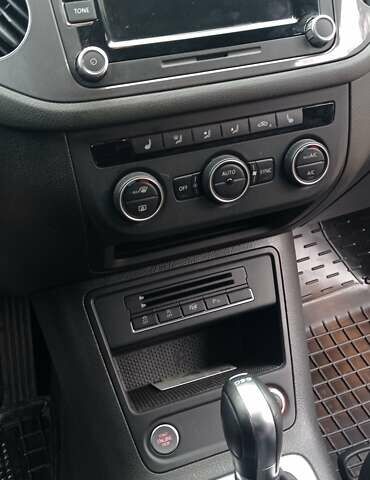 Белый Фольксваген Тигуан, объемом двигателя 1.97 л и пробегом 117 тыс. км за 18200 $, фото 5 на Automoto.ua