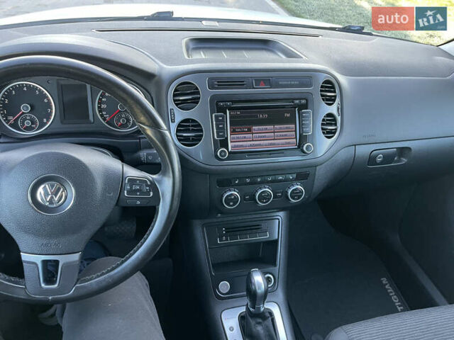 Белый Фольксваген Тигуан, объемом двигателя 2 л и пробегом 283 тыс. км за 10700 $, фото 51 на Automoto.ua
