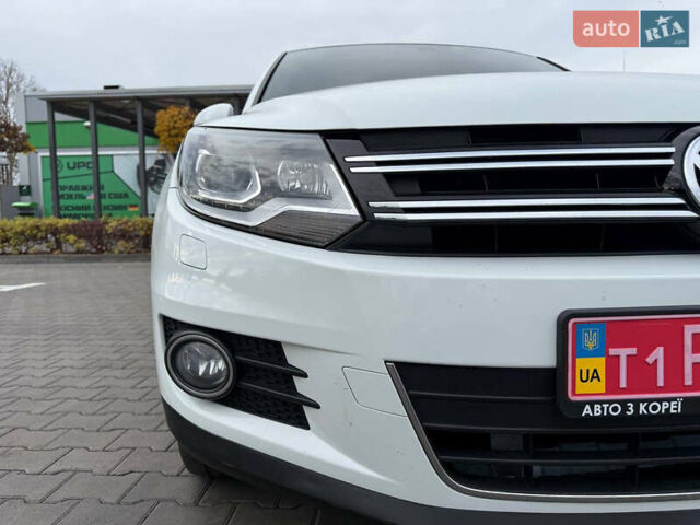 Білий Фольксваген Тігуан, об'ємом двигуна 2 л та пробігом 151 тис. км за 15300 $, фото 15 на Automoto.ua