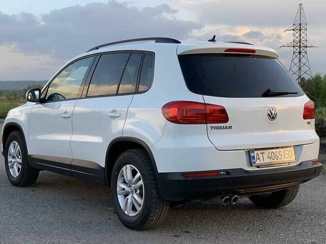 Білий Фольксваген Тігуан, об'ємом двигуна 2 л та пробігом 127 тис. км за 9500 $, фото 1 на Automoto.ua