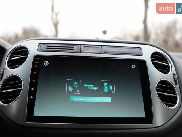 Белый Фольксваген Тигуан, объемом двигателя 2 л и пробегом 130 тыс. км за 16950 $, фото 97 на Automoto.ua