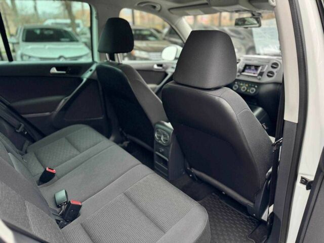 Белый Фольксваген Тигуан, объемом двигателя 2 л и пробегом 124 тыс. км за 13300 $, фото 15 на Automoto.ua