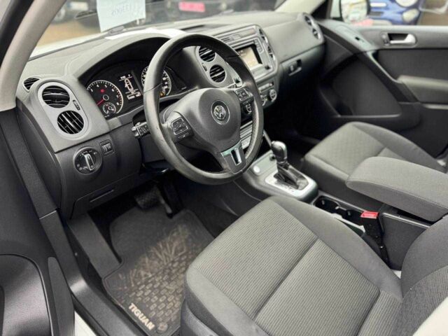 Белый Фольксваген Тигуан, объемом двигателя 2 л и пробегом 124 тыс. км за 13300 $, фото 11 на Automoto.ua