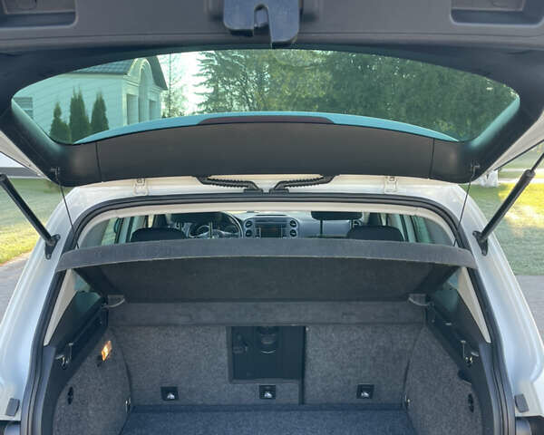 Белый Фольксваген Тигуан, объемом двигателя 2 л и пробегом 283 тыс. км за 10700 $, фото 44 на Automoto.ua