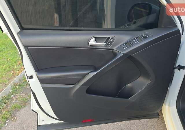 Белый Фольксваген Тигуан, объемом двигателя 1.98 л и пробегом 127 тыс. км за 14700 $, фото 15 на Automoto.ua