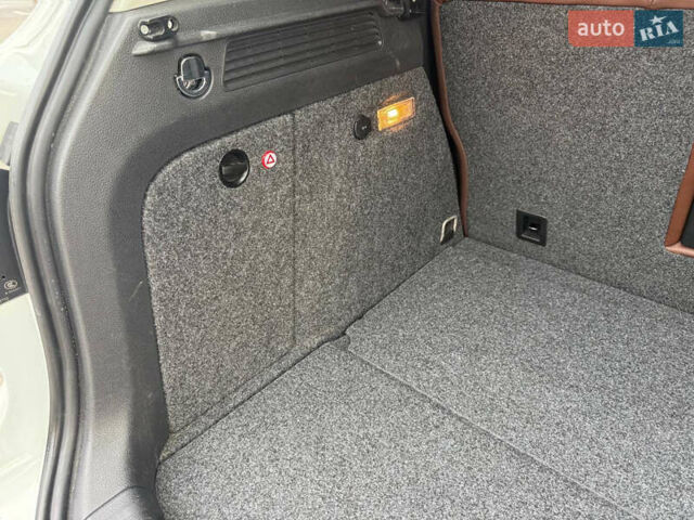 Білий Фольксваген Тігуан, об'ємом двигуна 2 л та пробігом 151 тис. км за 15300 $, фото 38 на Automoto.ua