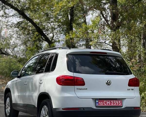 Белый Фольксваген Тигуан, объемом двигателя 1.97 л и пробегом 184 тыс. км за 12400 $, фото 4 на Automoto.ua