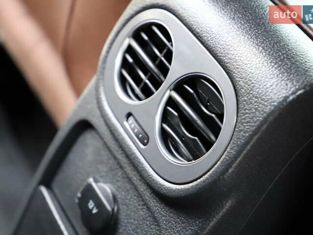 Белый Фольксваген Тигуан, объемом двигателя 2 л и пробегом 130 тыс. км за 16950 $, фото 82 на Automoto.ua