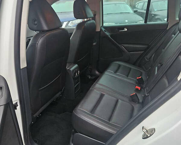 Білий Фольксваген Тігуан, об'ємом двигуна 1.98 л та пробігом 224 тис. км за 11990 $, фото 8 на Automoto.ua