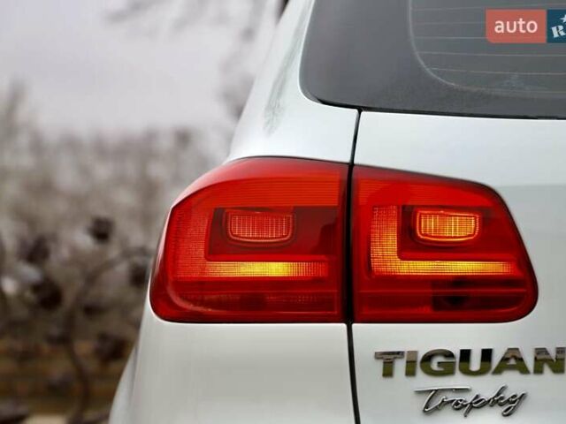 Белый Фольксваген Тигуан, объемом двигателя 2 л и пробегом 130 тыс. км за 16950 $, фото 14 на Automoto.ua