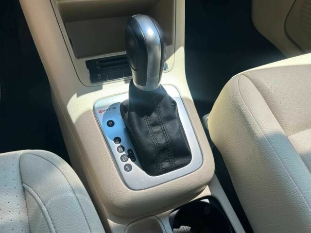 Белый Фольксваген Тигуан, объемом двигателя 2 л и пробегом 78 тыс. км за 9900 $, фото 9 на Automoto.ua