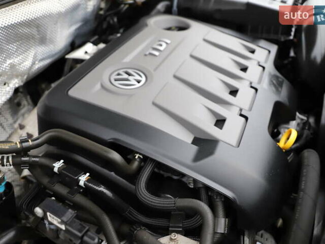 Белый Фольксваген Тигуан, объемом двигателя 2 л и пробегом 130 тыс. км за 16950 $, фото 109 на Automoto.ua