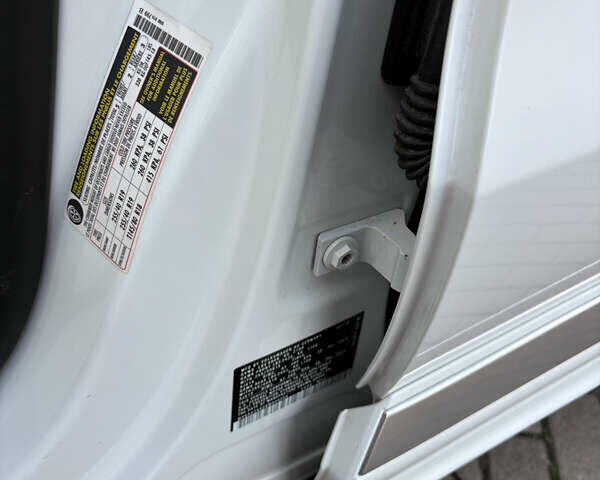 Белый Фольксваген Тигуан, объемом двигателя 2 л и пробегом 147 тыс. км за 13900 $, фото 23 на Automoto.ua