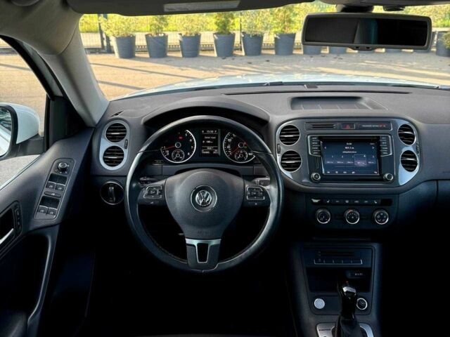 Білий Фольксваген Тігуан, об'ємом двигуна 2 л та пробігом 156 тис. км за 15500 $, фото 10 на Automoto.ua