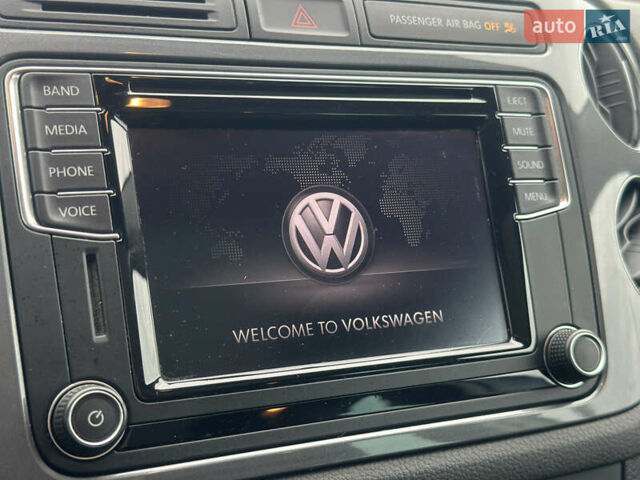 Білий Фольксваген Тігуан, об'ємом двигуна 2 л та пробігом 213 тис. км за 14750 $, фото 26 на Automoto.ua
