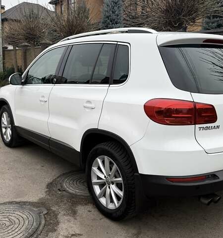 Білий Фольксваген Тігуан, об'ємом двигуна 1.98 л та пробігом 190 тис. км за 17200 $, фото 1 на Automoto.ua
