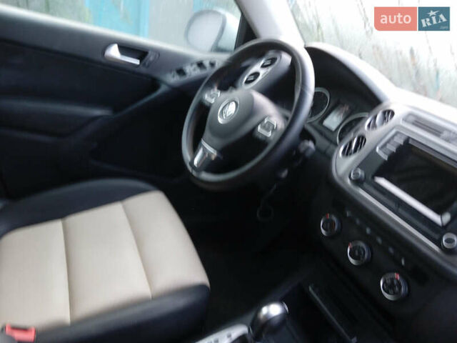 Белый Фольксваген Тигуан, объемом двигателя 2 л и пробегом 115 тыс. км за 12900 $, фото 2 на Automoto.ua