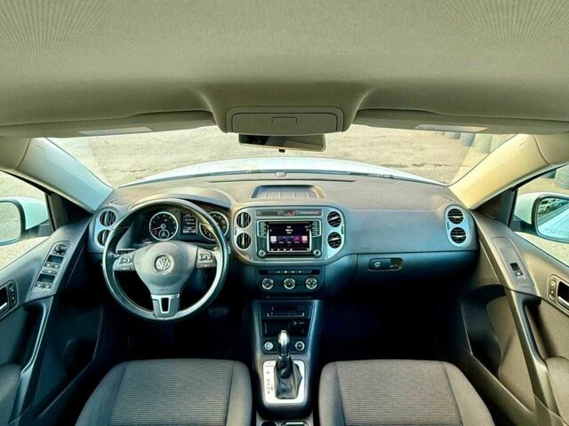 Білий Фольксваген Тігуан, об'ємом двигуна 2 л та пробігом 137 тис. км за 13800 $, фото 22 на Automoto.ua