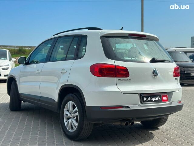 Белый Фольксваген Тигуан, объемом двигателя 2 л и пробегом 152 тыс. км за 15290 $, фото 5 на Automoto.ua