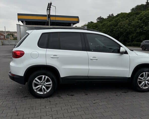 Білий Фольксваген Тігуан, об'ємом двигуна 1.98 л та пробігом 90 тис. км за 16500 $, фото 3 на Automoto.ua