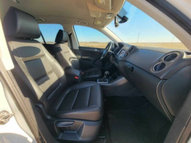 Белый Фольксваген Тигуан, объемом двигателя 2 л и пробегом 79 тыс. км за 6000 $, фото 7 на Automoto.ua