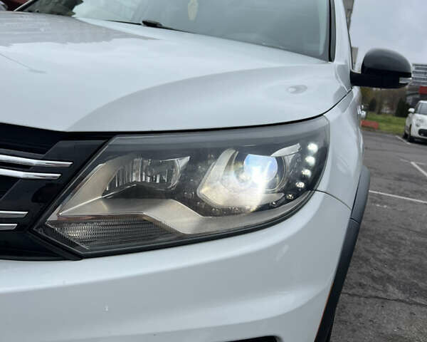 Білий Фольксваген Тігуан, об'ємом двигуна 1.98 л та пробігом 119 тис. км за 15999 $, фото 4 на Automoto.ua