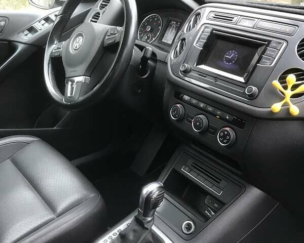 Білий Фольксваген Тігуан, об'ємом двигуна 1.98 л та пробігом 122 тис. км за 15000 $, фото 4 на Automoto.ua