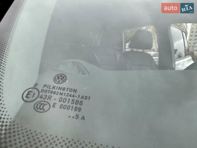 Белый Фольксваген Тигуан, объемом двигателя 2 л и пробегом 228 тыс. км за 12999 $, фото 43 на Automoto.ua