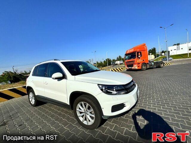 Белый Фольксваген Тигуан, объемом двигателя 2 л и пробегом 150 тыс. км за 12500 $, фото 11 на Automoto.ua