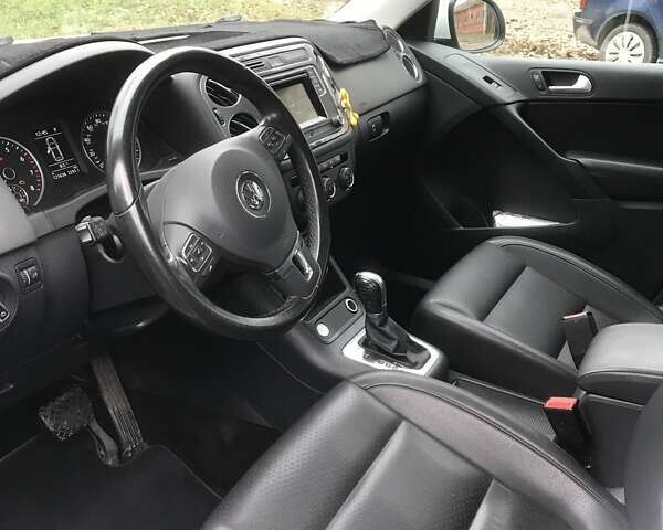 Білий Фольксваген Тігуан, об'ємом двигуна 1.98 л та пробігом 122 тис. км за 15000 $, фото 5 на Automoto.ua