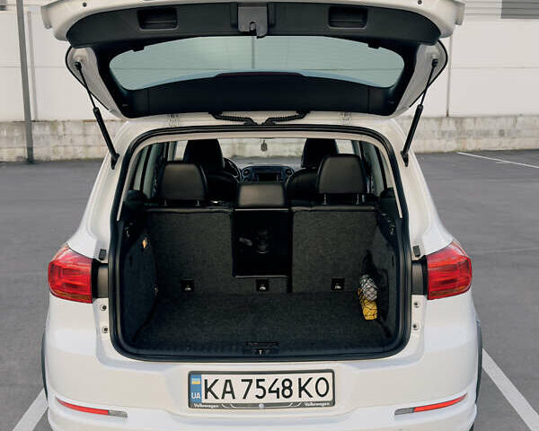 Білий Фольксваген Тігуан, об'ємом двигуна 2 л та пробігом 68 тис. км за 16500 $, фото 11 на Automoto.ua
