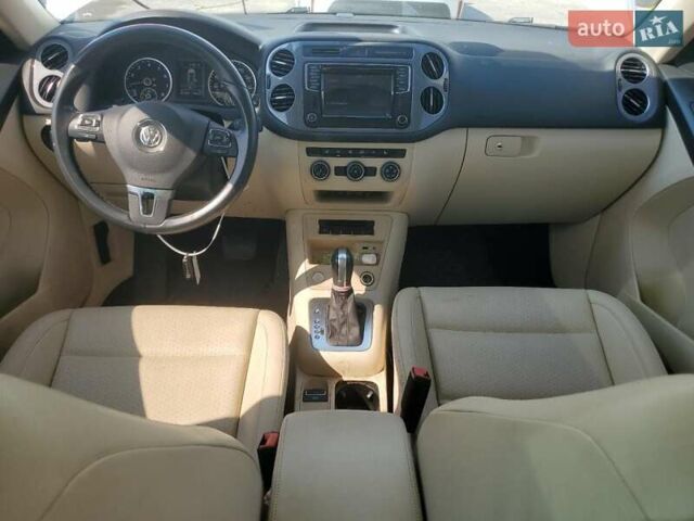 Белый Фольксваген Тигуан, объемом двигателя 2 л и пробегом 61 тыс. км за 900 $, фото 7 на Automoto.ua