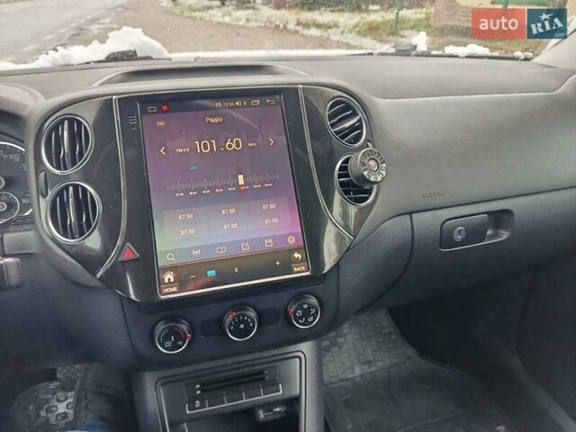 Білий Фольксваген Тігуан, об'ємом двигуна 2 л та пробігом 170 тис. км за 14100 $, фото 11 на Automoto.ua
