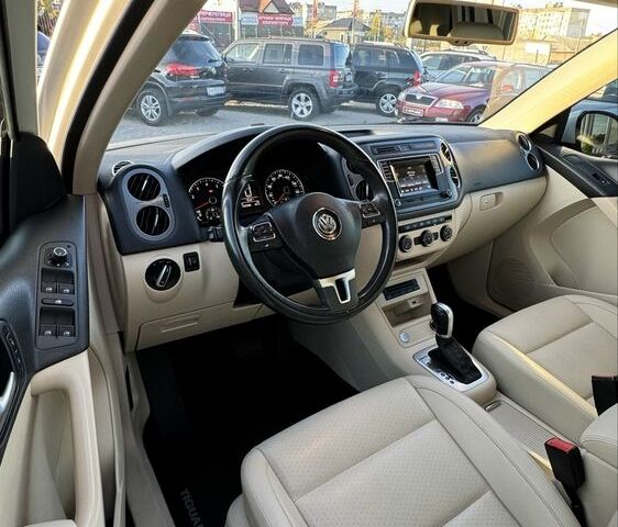 Белый Фольксваген Тигуан, объемом двигателя 2 л и пробегом 132 тыс. км за 13900 $, фото 13 на Automoto.ua