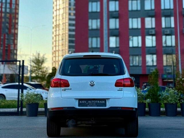 Білий Фольксваген Тігуан, об'ємом двигуна 2 л та пробігом 137 тис. км за 13800 $, фото 2 на Automoto.ua