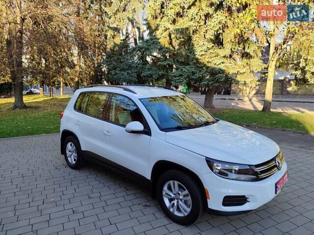 Белый Фольксваген Тигуан, объемом двигателя 2 л и пробегом 216 тыс. км за 11700 $, фото 4 на Automoto.ua