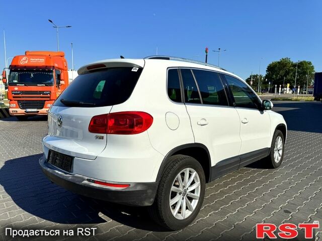 Белый Фольксваген Тигуан, объемом двигателя 2 л и пробегом 150 тыс. км за 12500 $, фото 5 на Automoto.ua