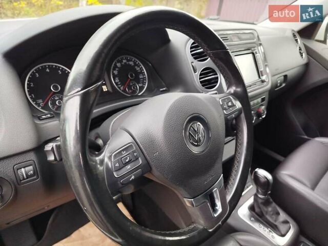 Белый Фольксваген Тигуан, объемом двигателя 2 л и пробегом 195 тыс. км за 13500 $, фото 11 на Automoto.ua