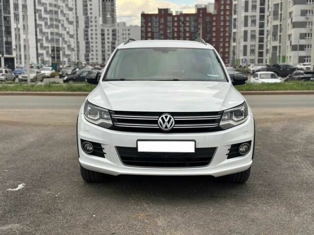 Белый Фольксваген Тигуан, объемом двигателя 2 л и пробегом 83 тыс. км за 9100 $, фото 2 на Automoto.ua