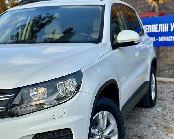 Белый Фольксваген Тигуан, объемом двигателя 2 л и пробегом 144 тыс. км за 14550 $, фото 10 на Automoto.ua