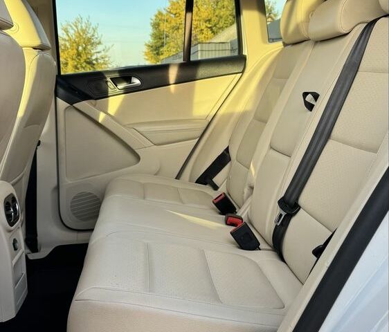 Белый Фольксваген Тигуан, объемом двигателя 2 л и пробегом 132 тыс. км за 13900 $, фото 16 на Automoto.ua