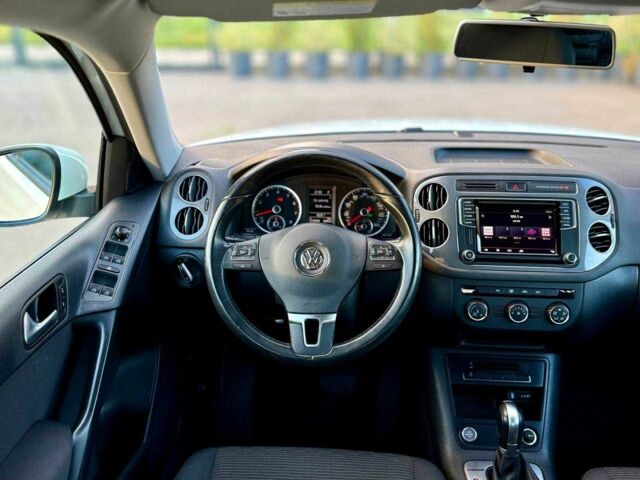 Білий Фольксваген Тігуан, об'ємом двигуна 2 л та пробігом 137 тис. км за 13800 $, фото 10 на Automoto.ua