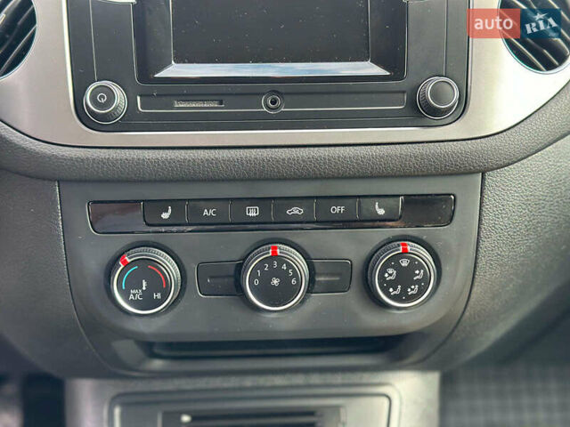 Білий Фольксваген Тігуан, об'ємом двигуна 2 л та пробігом 152 тис. км за 12300 $, фото 21 на Automoto.ua