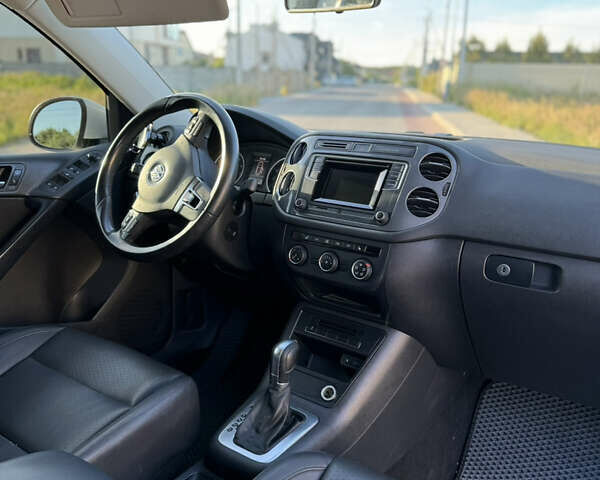 Білий Фольксваген Тігуан, об'ємом двигуна 1.98 л та пробігом 218 тис. км за 13400 $, фото 3 на Automoto.ua