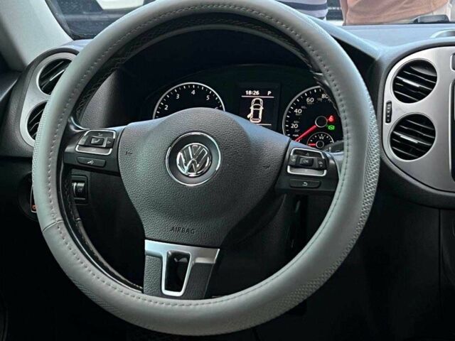 Белый Фольксваген Тигуан, объемом двигателя 2 л и пробегом 150 тыс. км за 14900 $, фото 13 на Automoto.ua