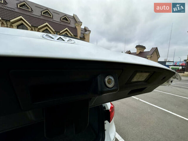 Белый Фольксваген Тигуан, объемом двигателя 2 л и пробегом 228 тыс. км за 12999 $, фото 48 на Automoto.ua